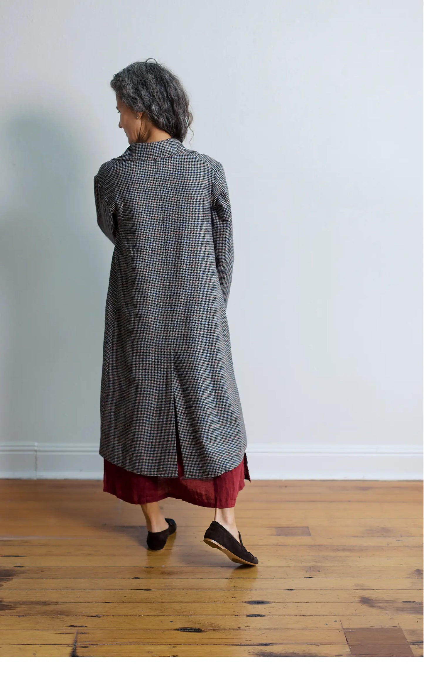 Trench in Wool Houndstooth Lined with Black Linen
