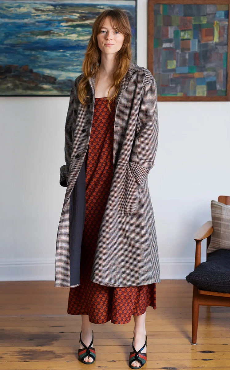 Trench in Wool Houndstooth Lined with Black Linen