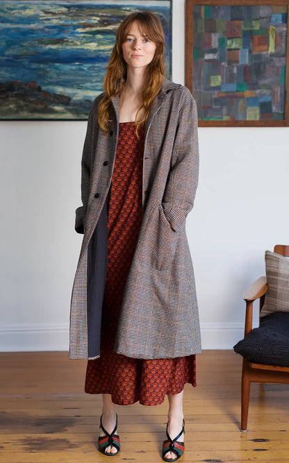 Trench in Wool Houndstooth Lined with Black Linen