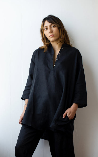 Atelier Tunic in Noir Handkerchief Linen