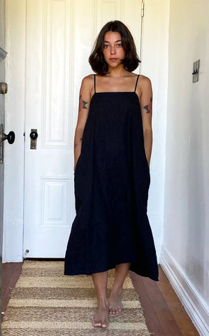 Drawstring Dress in Noir Washed Linen
