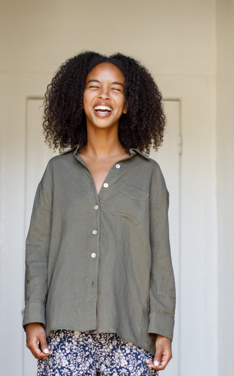 Workshirt in Faded Olive Crinkled Cotton